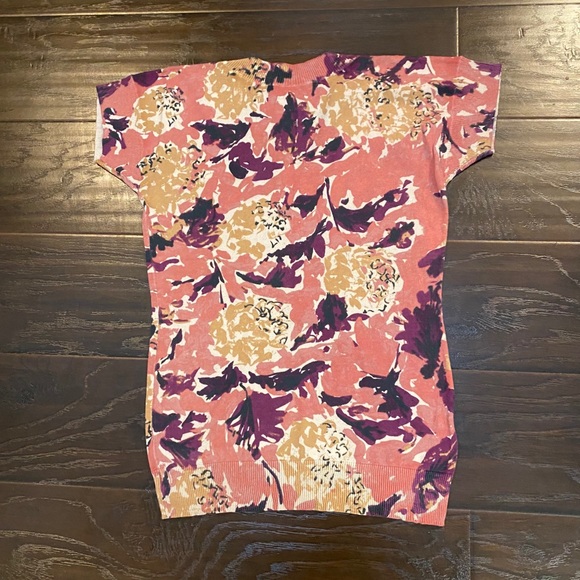 Like New Ann Taylor Floral Short Sleeve Sweater SP - Picture 2 of 6